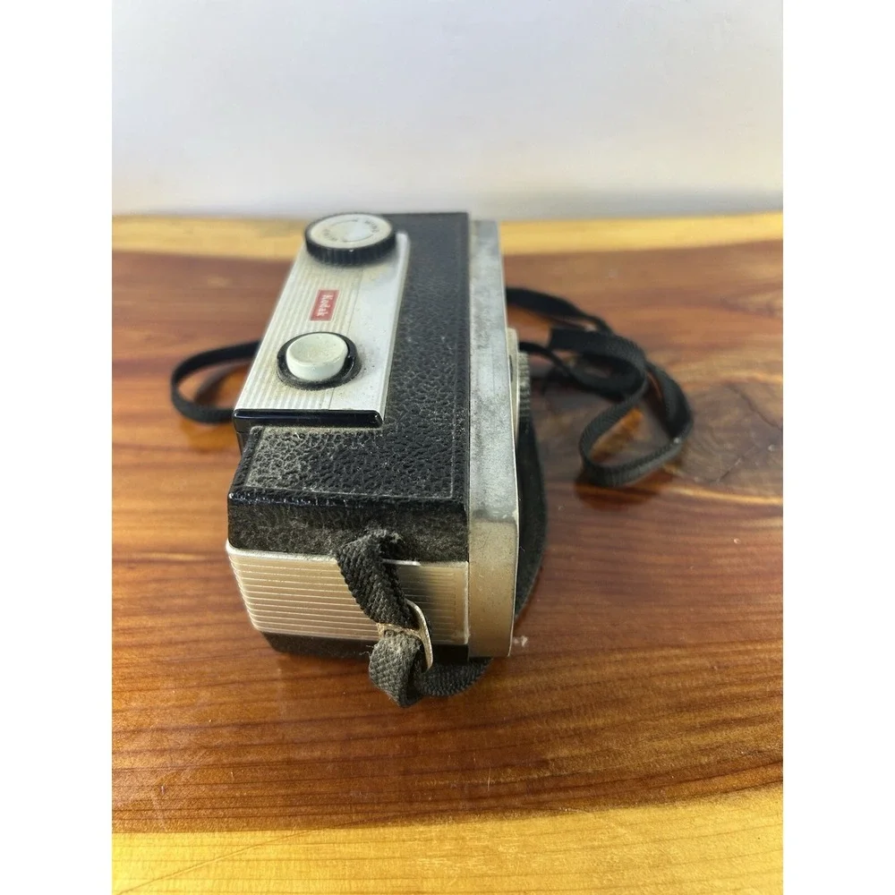 Kodak Brownie Super 27 Vintage Camera‎ - Kodak Lens f/8 - Untested